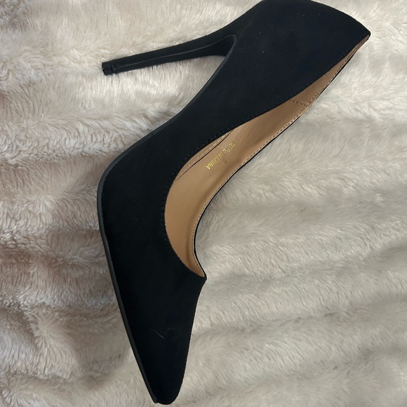 Black Stiletto Pump♣️ New in box / Tried on once - Picture 6 of 6